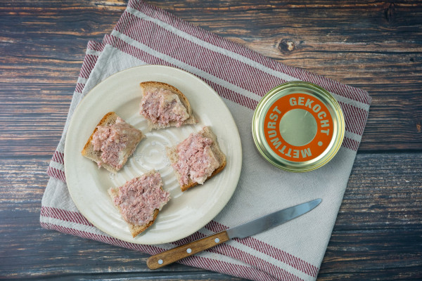 Mettwurst gekocht Dosenwurst