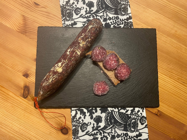 Schafsalami mit Pfefferkörner