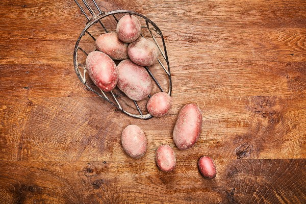 Kartoffeln Laura (vorwiegend festkochend, rot schalig)