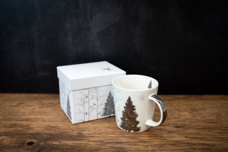 Henkelbecher, Tasse Tannenbaum Silber 0,35l in Geschenkbox