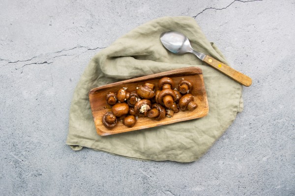 Marinierte Champignons in Balsamico, Olivenöl und Knoblauch